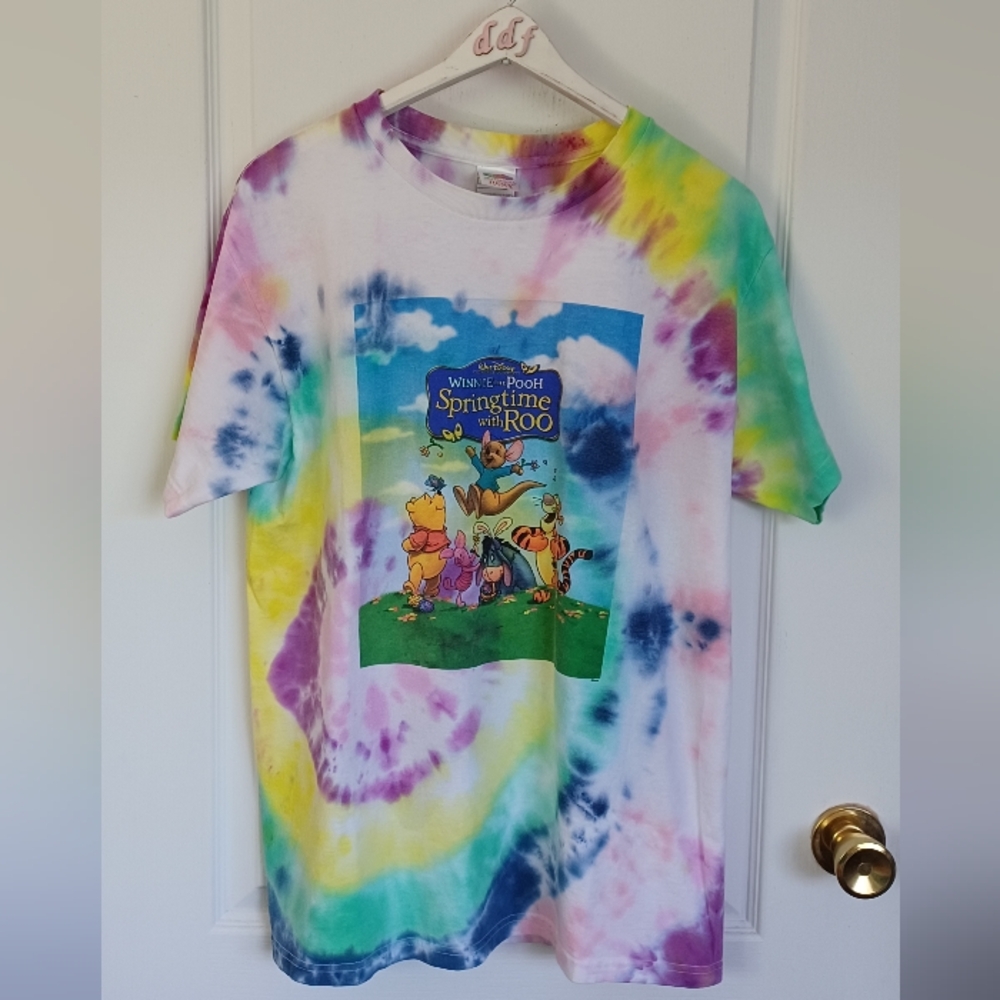 VTG '04 WALT DISNEY WINNIE THE POOH: SPRINGTIME W/ ROO PROMO TIE-DYE TEE LARGE